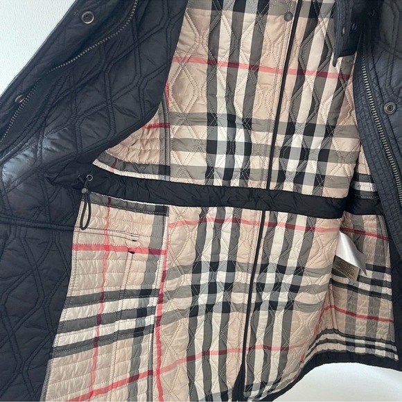 Burberry Black Quilted Puffer Jacket - Picture 8 of 11
